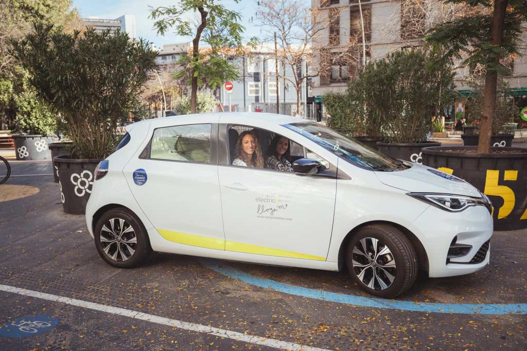 Guia completa: descobreix si el carsharing és la millor opció per a tu | Som Mobilitat